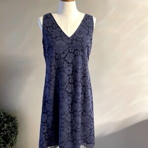 IVANKA TRUMP navy Lace overlay Sheath dress. Size 10 V-neck sleeveless